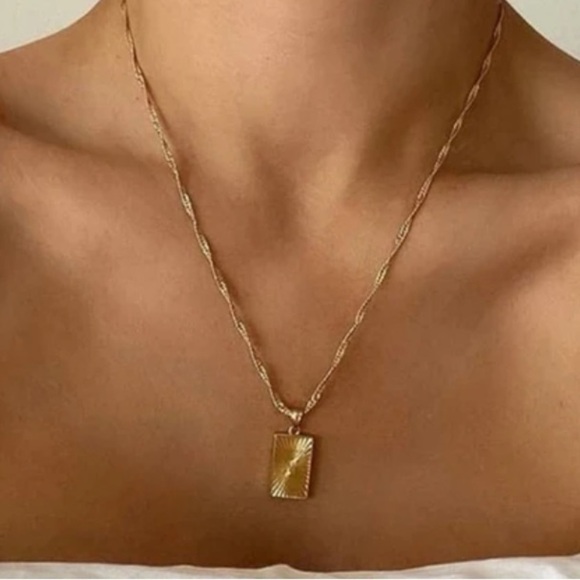 ⭐️ New 18k Gold Plated Square or Circle Layering Necklace - Picture 7 of 9